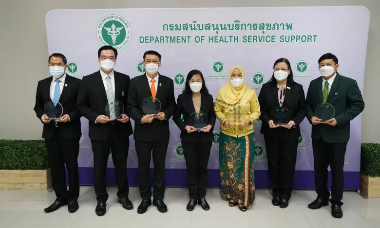 SME D Bank รับมอบโล่ประกาศเกียรติคุณจากรองนายกฯ และรมว.สาธารณสุข ร่วมบริการ "Call Center หมอพร้อม" ให้ข้อมูลประชาชนฉีดวัคซีนป้องกันโควิด-19