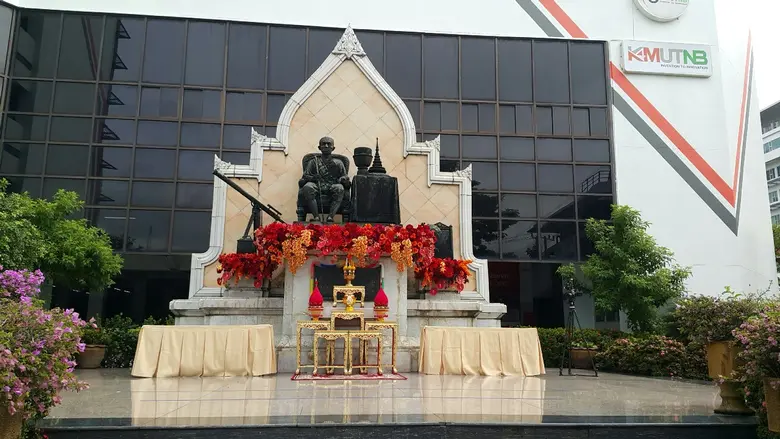 มจพ. จัดพิธีถวายราชสักการะพระบรมราชานุสาวรีย์พระบาทสมเด็จพระจอมเกล้าเจ้าอยู่หัว ประจำปี พ.ศ.2564