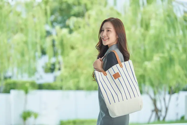 แลนด์ แอนด์ เฮ้าส์ ชวนแบ่งปันด้วยกระเป๋าผ้าอเนกประสงค์ มอบรายได้ให้ศิริราชมูลนิธิโดยไม่หักค่าใช้จ่าย