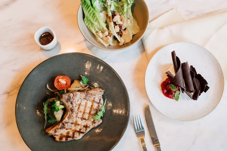 ห้องอาหารฟิฟท์ตี้ เซเว่น สตรีท เอาใจสาวกบุฟเฟ่ต์กลับมาให้บริการบุฟเฟ่ต์อาหารนานาชาติมื้อค่ำช่วงสุดสัปดาห์อีกครั้ง