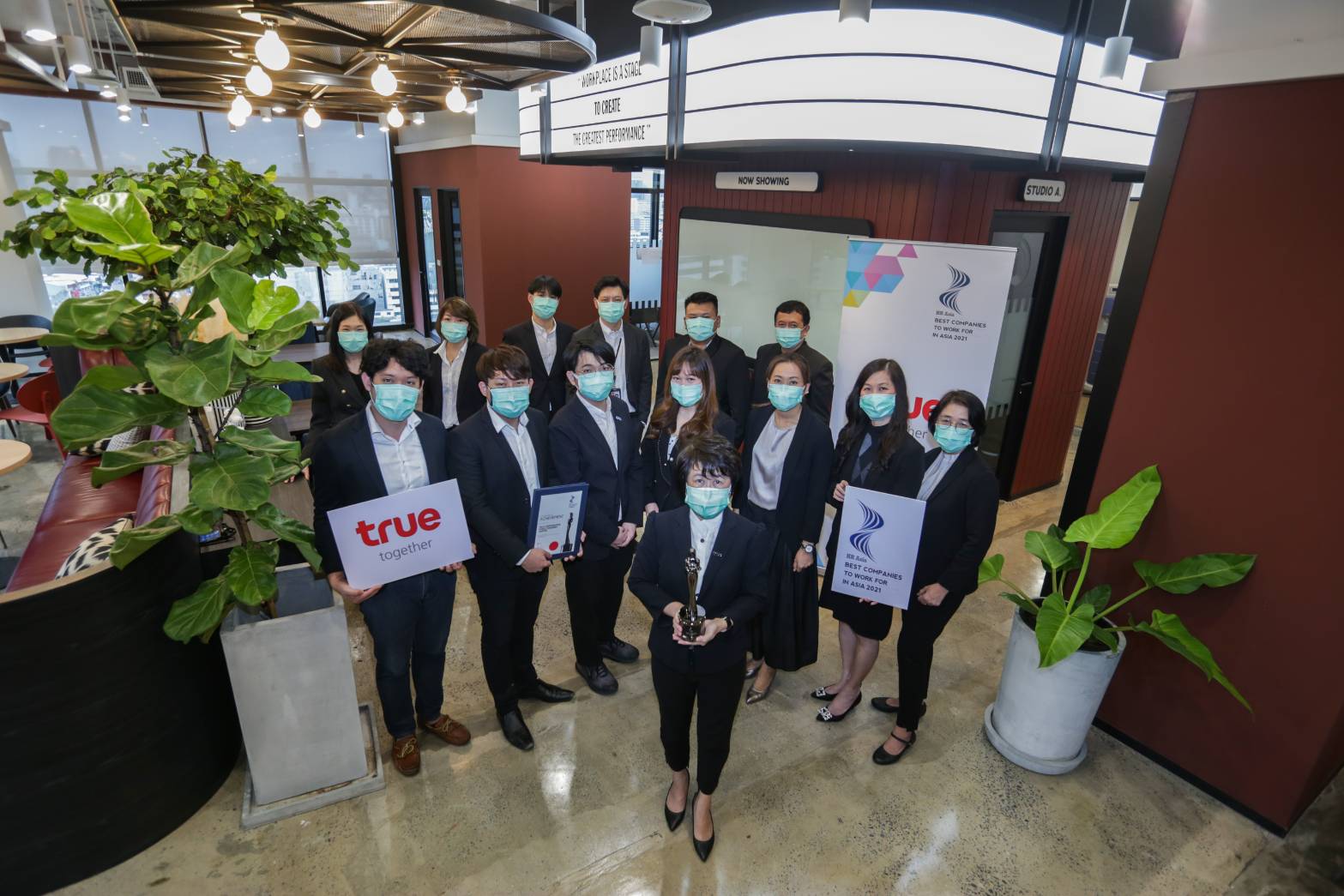 ปลื้มได้อีก…ทรู คว้ารางวัล "Best Companies to Work for in Asia 2021" ต่อเนื่องปีที่ 2 HR Asia มาเลเซีย ยกให้เป็นองค์กรที่น่าทำงานด้วยมากที่สุด โดดเด่นด้านการบริหารทรัพยากรบุคคลอันเป็นเลิศ