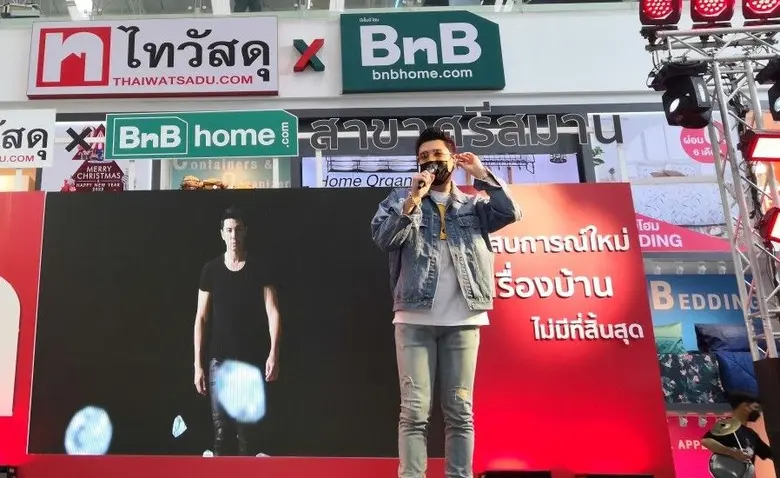 2 พระเอก บอย ปกรณ์ และ โดม ปกรณ์ ลัม ร่วมกิจกรรม Grand Opening ฉลองการเปิดสาขาใหม่ ไทวัสดุ ศรีสมาน พร้อมเผยเคล็ดลับช้อปของถูกและดี กับสินค้าเพื่อบ้าน