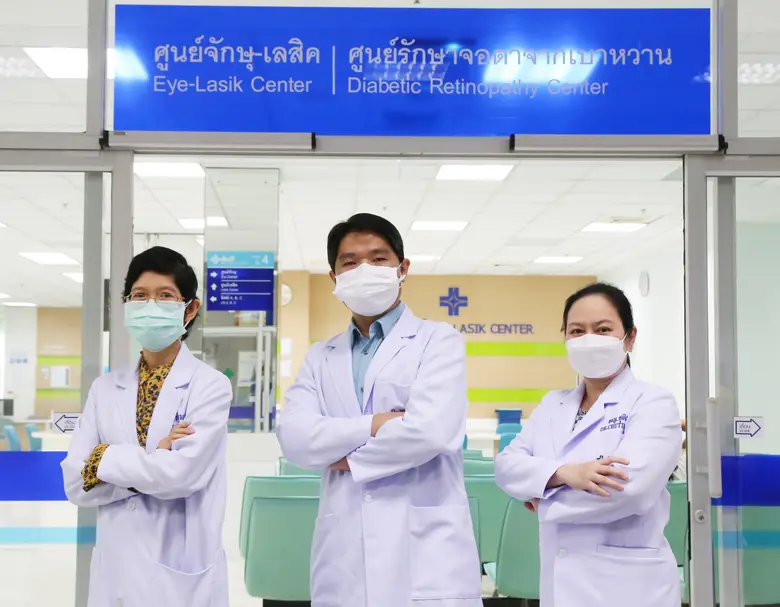 ยันฮี เปิดศูนย์รักษาจอตาจากเบาหวาน ลงทุนเพิ่ม 10 ล้านบาทซื้อเครื่องมือและปรับแต่งสถานที่ใหม่ แนะนำผู้ป่วยเบาหวานรักษาก่อนสูญเสียการมองเห็น ตั้งเป้าเพิ่มยอดลูกค้า 10 -15 %