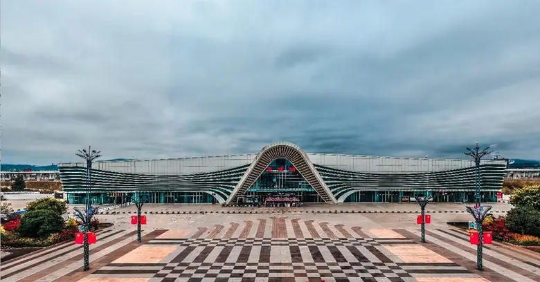 Xinhua Silk Road: เมืองอวี้ซีรับผลพลอยได้จากทางรถไฟจีน-ลาว ตั้งเป้าเป็นศูนย์กลางโลจิสติกส์ระหว่างประเทศ