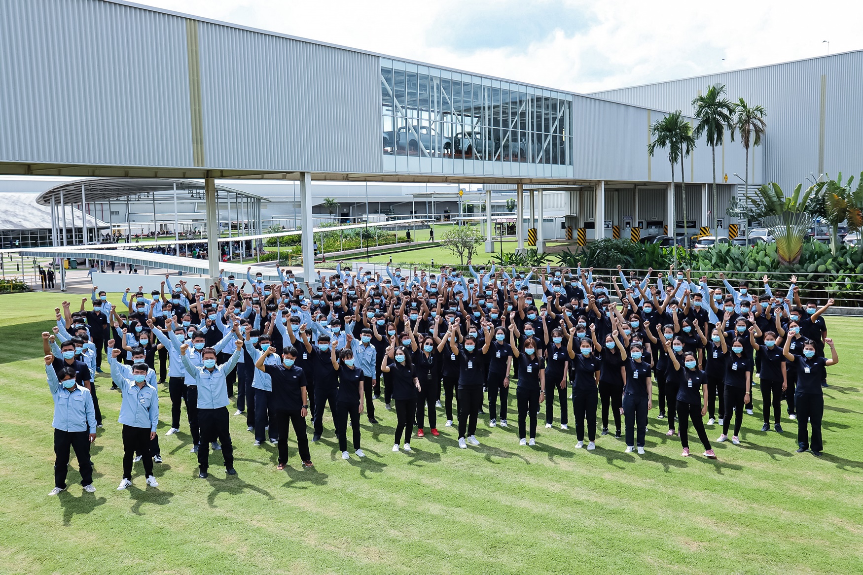 ฟอร์ดทุ่มทุนสูงสุดเป็นประวัติการณ์ 2.8 หมื่นล้านบาท อัพเกรดโรงงานไทย  เตรียมผลิตฟอร์ด เรนเจอร์ และฟอร์ด เอเวอเรสต์ เจเนอเรชันใหม่ ปีหน้า สร้างงานอีกกว่า 1,250 ตำแหน่ง