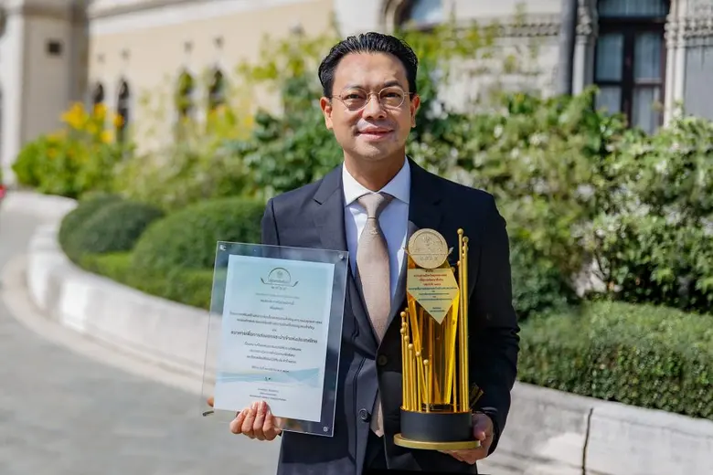 EXIM BANK รับรางวัลรัฐวิสาหกิจดีเด่นประจำปี 2564 ด้านความร่วมมือเชิงยุทธศาสตร์เพื่อการพัฒนา และการดำเนินงานเพื่อสังคมและสิ่งแวดล้อม