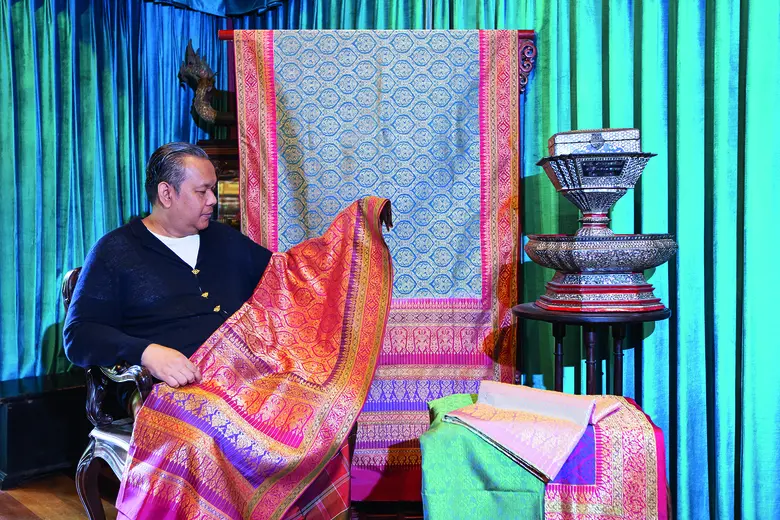 "สินิตย์ เลิศไกร" รมช.พาณิชย์ มอบหมาย sacit เฟ้นหาสุดยอดครูศิลป์ฯ ครูช่างฯ และทายาทฯ ด้านงานหัตถศิลป์ไทย มุ่งสืบสาน สร้างสรรค์ และต่อยอดเชิงพาณิชย์