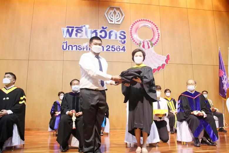 ศิษย์มีครู! ม.ศรีปทุม ชลบุรี จัดพิธีไหว้ครู ประจำปีการศึกษา 2564