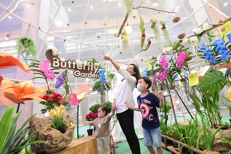 "เดอะ สตรีท รัชดา" จัดกิจกรรม "Butterfly & Animal Camping"  สัมผัสผีเสื้อนานาชนิดและสัตว์แสนน่ารัก ภายในแคมป์เรียนรู้ชีวิตสัตว์ใจกลางกรุง