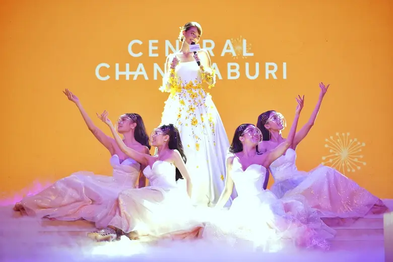 'ญาญ่า อุรัสยา' โชว์สุดตระการตาฉลองเปิด "เซ็นทรัล จันทบุรี" โครงการมิกซ์ยูสที่ใหญ่ที่สุดและดีที่สุดในภาคตะวันออก แลนด์มาร์กแห่งใหม่ของเมืองจันท์ ภายใต้คอนเซ็ปต์ "มหัศจรรย์จันทบุรี"