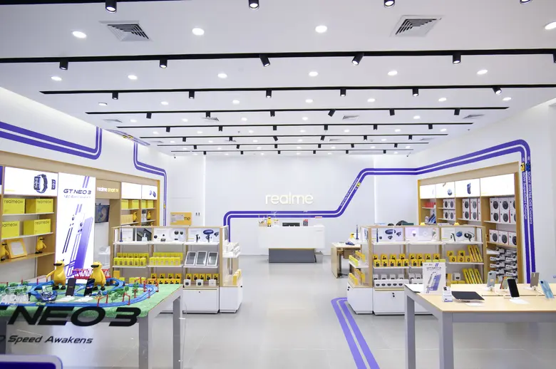 พบกับ realme Brand Shop ที่แฟชั่นไอส์แลนด์  โฉมใหม่ ในสไตล์ Racing Stripe Design สาขาแรกในไทย