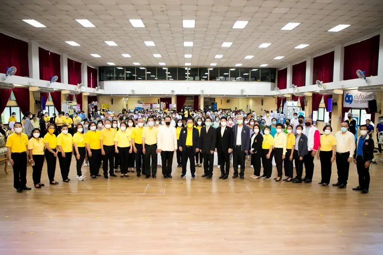 แว่นท็อปเจริญ ร่วมกับ กรมพัฒนาสังคมและสวัสดิการ สานต่อโครงการเฉลิมพระเกียรติฯ "Giving Light มอบแว่นตา มอบแสงสว่างแห่งชีวิต" รุ่นที่ 2