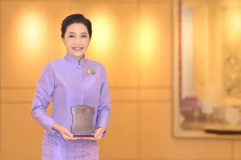 ซีอีโอกสิกรไทยรับรางวัลสตรีไทยดีเด่น