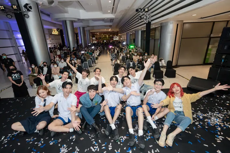 "21 วัน มีฉันมีเธอ" ขนทัพนักแสดงขวัญใจวัยทีน เปิดตัวสุดอบอุ่น แฟนคลับแห่ร่วมงานคึกคัก