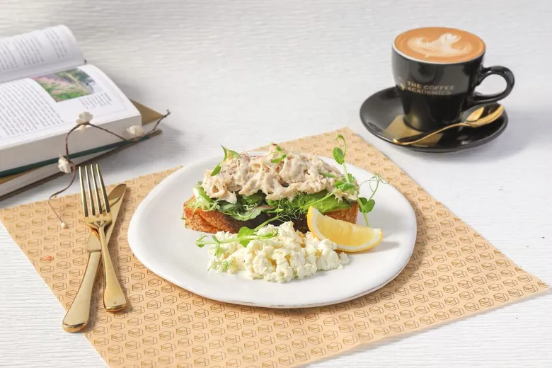 Two restaurants in the IMPACT group introduce healthy menu items made with organic avocado from "IMPACT Farm"