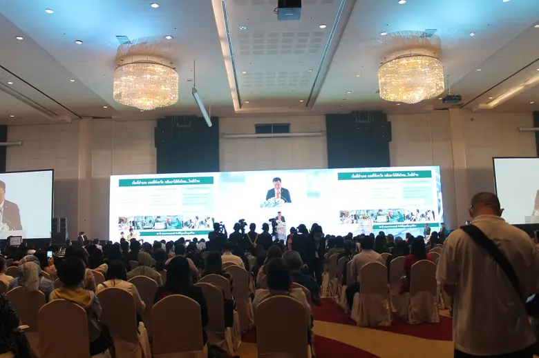 โรงแรมเซ็นทรา บายเซ็นทาราศูนย์ราชการและคอนเวนชันเซ็นเตอร์ แจ้งวัฒนะ ให้การต้อนรับนายอนุทิน ชาญวีรกูล รองนายกรัฐมนตรี และรัฐมนตรีว่าการกระทรวงสาธารณสุข