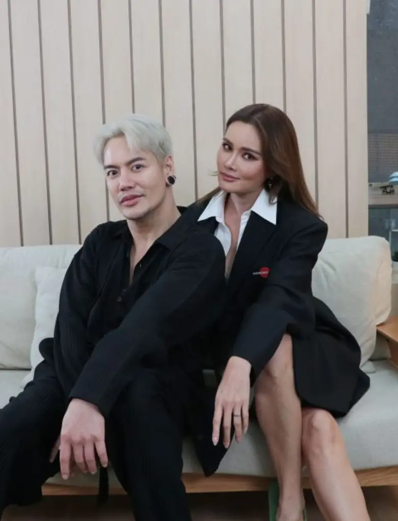 หญิง รฐา เสริฟ์คอนเทนต์สุดแซ่บ!! ล้วงลึกเรื่องลับ ประเดิม "อ๊อฟ ปองศักดิ์" เปิดใจความรักที่เหมือนโลกทั้งใบพังลงมา!! ในรายการ ญขอร้อง