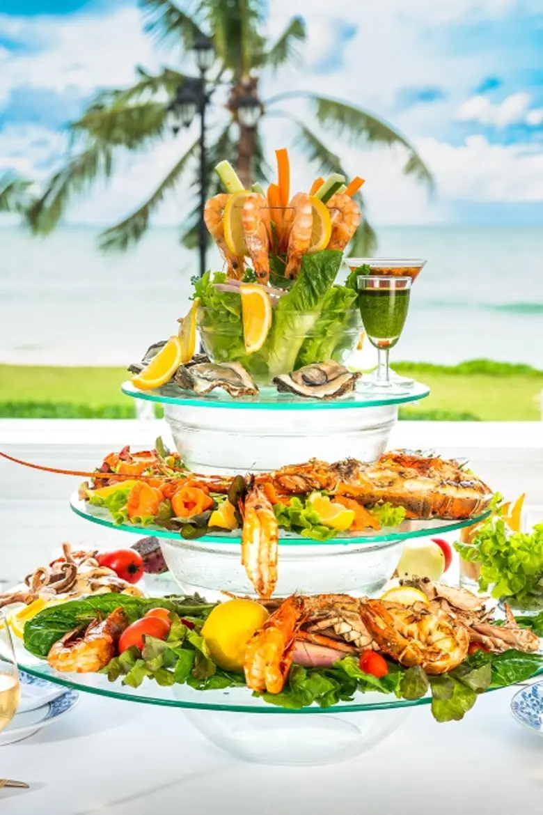 ห้องอาหารพันวาเฮ้าส์ โรงแรมเคปพันวา ภูเก็ต ชวนคนรักซีฟู้ดอิ่มอร่อยกับชุดอาหารทะเล "อันดามัน ซีฟู้ด เมาท์เทน" พร้อมชมวิวสวยหาดทรายขาวริมทะเลอันดามัน