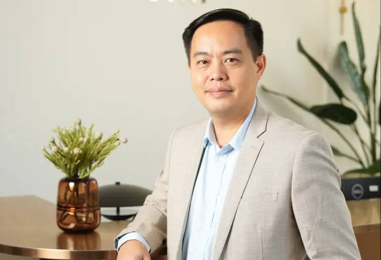 แสนสิริ รุกตลาดคอนโด Q4 ส่ง 2 โครงการใหม่ "FLO by Sansiri" คอนโดใหม่วิวแม่น้ำ และ "เดอะ เบส ดาวน์ทาวน์ ขอนแก่น" รวมมูลค่า 3,200 ลบ. ทะยานสู่เป้าขายคอนโดรวม 13,000 ลบ.