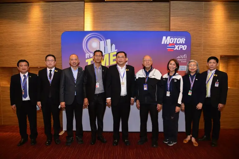 รัฐมนตรีประจำสำนักนายกรัฐมนตรี  เยี่ยมชมงาน MOTOR EXPO 2022