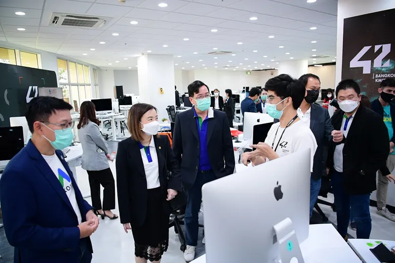 AXONS จับมือ 42 Bangkok พัฒนาโปรแกรมเมอร์รุ่นใหม่ หนุนภาคการเกษตรไทยก้าวสู่ยุคดิจิทัล