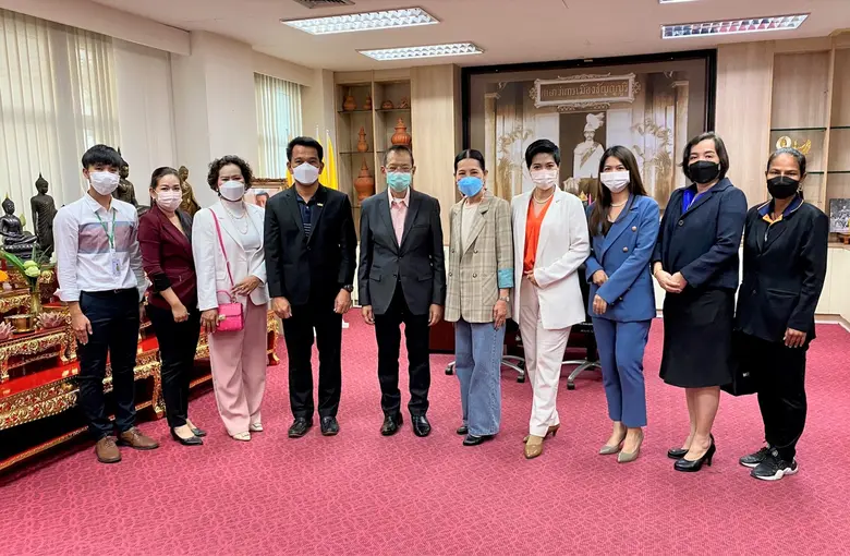 คณะผู้บริหารกลุ่มธุรกิจในเครือเอ็ม บี เค สวัสดีปีใหม่ผู้ว่าราชการจ.ปทุมธานีและคณะผู้บริหาร