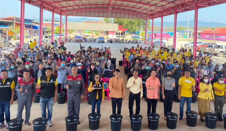 กลุ่มเหล็กสหวิริยาร่วมแรงลดโลกร้อน สนับสนุนถังขยะเปียกเทศบาลร่อนทอง