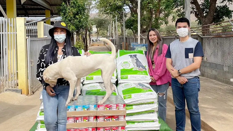 สบู่วิภาดาบริจาคอาหารสุนัขที่ "บ้านหมาแสนสุข" จังหวัดสระบุรี