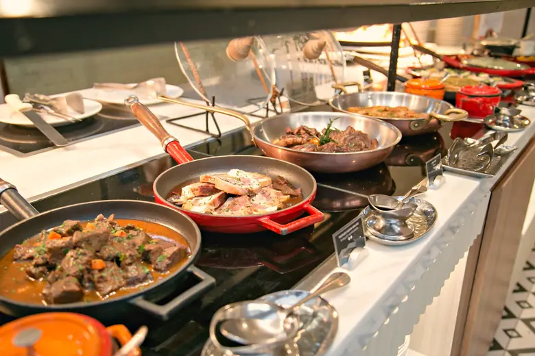 Experience a Culinary Journey Every Week with Ventisi Restaurant's Exclusive Themed Buffets
