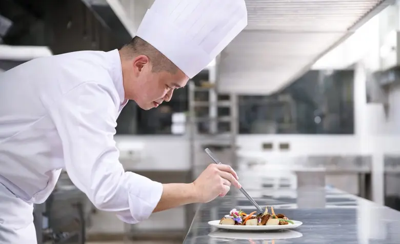 SHANGRI-LA BANGKOK UNVEILS SHANG PALACE'S A LA CARTE MENU CREATED BY NEW EXECUTIVE CHINESE CHEF TAN KWANG AIK