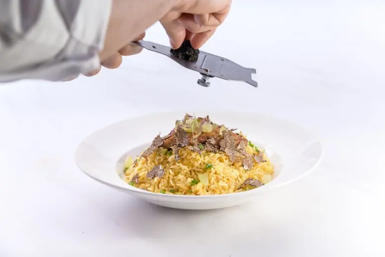 SHANGRI-LA BANGKOK UNVEILS SHANG PALACE'S A LA CARTE MENU CREATED BY NEW EXECUTIVE CHINESE CHEF TAN KWANG AIK