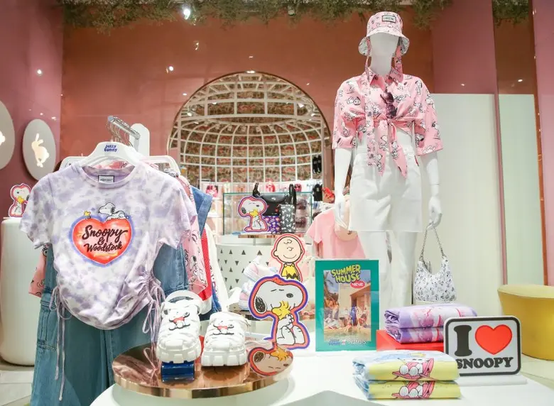 Jelly Bunny X PEANUTS Collaboration Collection - "Summer House 2023"