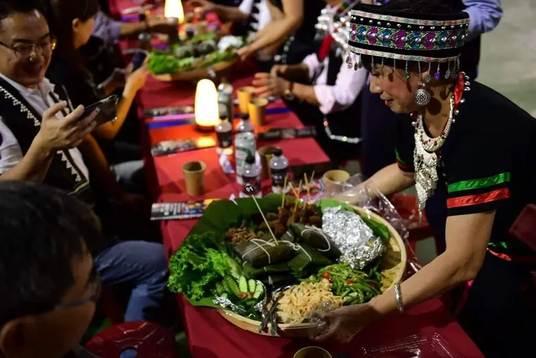 Longgang Rice Noodle Festival's Water Splash &amp; Fire Dance Makes the Enchanted Golden Triangle International