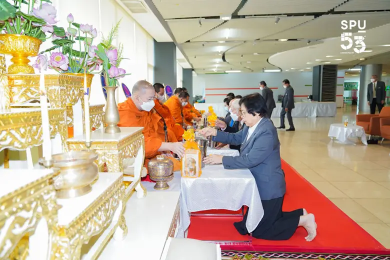 ม.ศรีปทุม นำพุทธศาสนิกชน ร่วมพิธีเจริญพระพุทธมนต์ เนื่องในวันสำคัญทางพระพุทธศาสนา"วันวิสาขบูชา" ประจำปี ๒๕๖๖