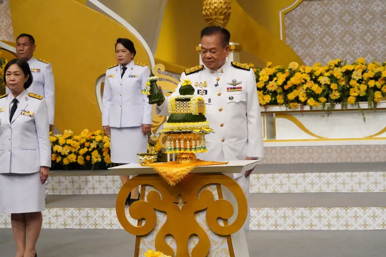 นายกสภา พร้อมด้วย คณะผู้บริหาร ม.พะเยา ร่วมบันทึกเทปถวายพระพรชัยมงคลเนื่องในวันเฉลิมพระชนมพรรษา พระบาทสมเด็จพระเจ้าอยู่หัว