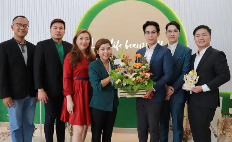 เดอะไนน์ เซ็นเตอร์ พระราม 9 ให้การต้อนรับ คณะแพทย์ผู้เชี่ยวชาญด้านความงาม ASTIQ HOUSE CLINIC (แอสธิค เฮาส์ คลินิก)