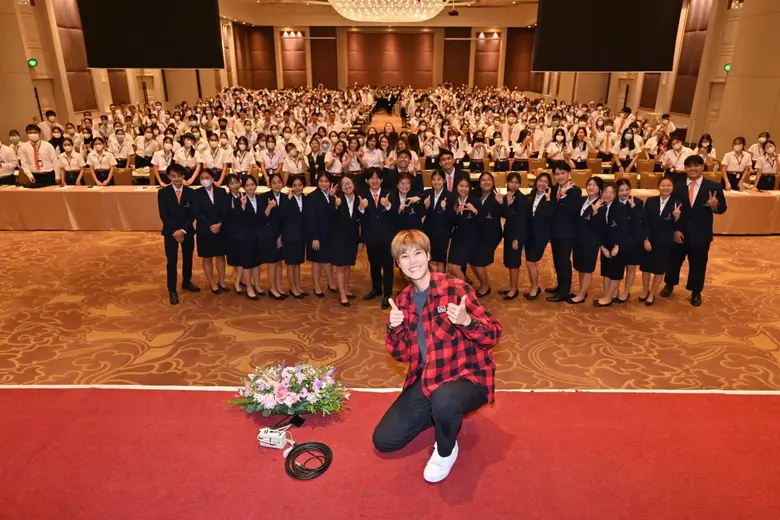 "ชีวิตคิดบวก" หลักสูตรชีวิต จากคุณหมอเจี๊ยบ ลลนา ให้แรงบันดาลใจน้องๆ ปฐมนิเทศนักศึกษาใหม่ ราชวิทยาลัยจุฬาภรณ์ ปีการศึกษา 2566