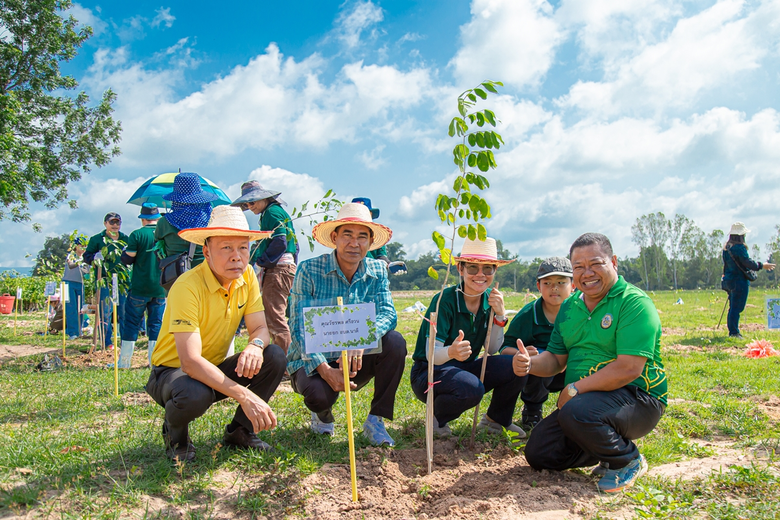 CP Foods Takes a Green Step Forward: Teams Up with Communities for Forest Plantation.