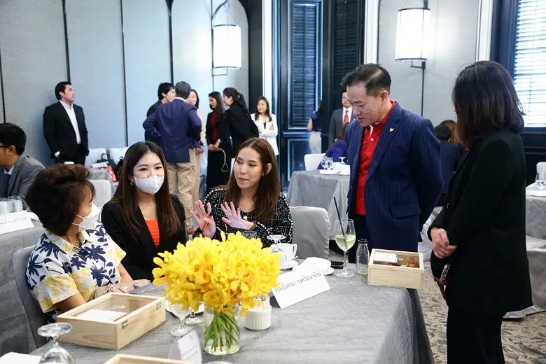 เอไอเอ ประเทศไทย จับมือ เมย์แบงก์ เปิดประตูการลงทุนใหม่จากรุ่นสู่รุ่น "ส่งต่อความมั่งคั่งแบบยั่งยืนสู่คนรุ่นหลัง" ด้วยแบบประกันชีวิตควบการลงทุน หรือ ยูนิต ลิงค์