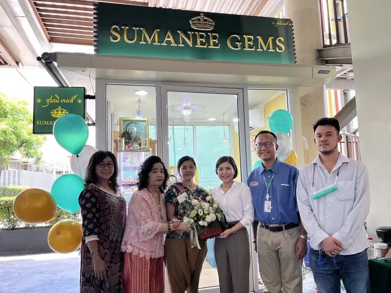 เดอะไนน์ เซ็นเตอร์ พระราม 9 ให้การต้อนรับ ร้านเครื่องประดับไทย "สุมณี เจมส์" ( SUMANEE GEMS)