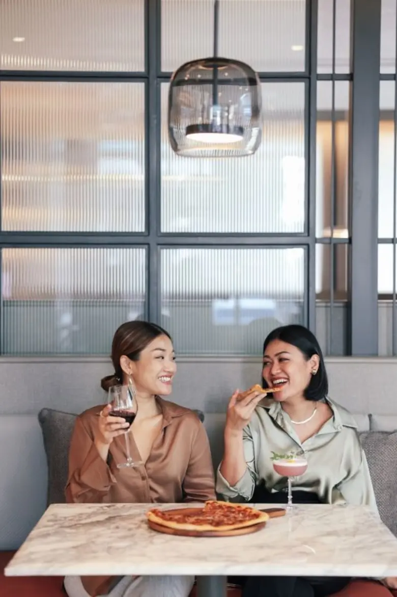 พบกับโปรโมชั่น "ไวน์ดาวน์ แอนด์ ดิสคัฟเวอร์" ที่ ทเวนตี้ แอน วัน กับไวน์ออร์แกนิค 3 ชนิด พร้อมเมนูทาปาส ในราคาเพียง 799++ บาท