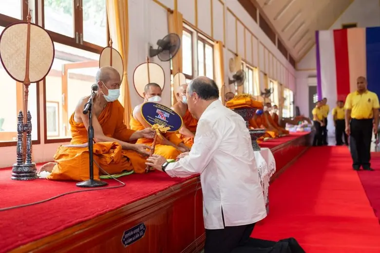 กลุ่มบริษัทบีทีเอส ร่วมทอดกฐินสามัคคีประจำปี 2566 ณ วัดโพธิ์เก้าต้น จ.สิงห์บุรี พร้อมมอบทุนการศึกษา