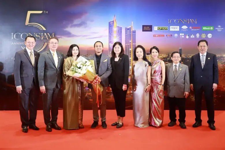 ยามาฮ่าร่วมฉลองครบรอบ 5 ปี ศูนย์การค้า ICON SIAM เอาใจนักช้อปแจก XMAX พร้อมหมวกนิรภัยรวม 2 แสนบาท