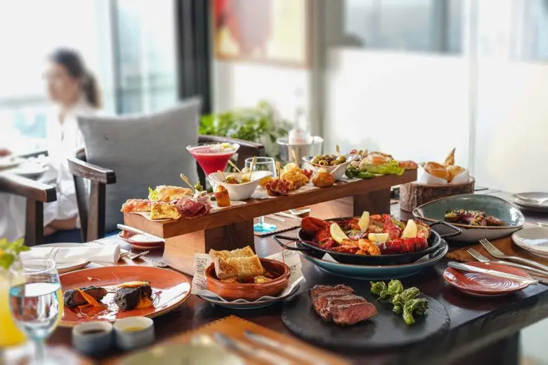 "สวรรค์นักชิม" ปักหมุด 12 ร้านมิชลิน ไกด์ ในย่านราชประสงค์ ย่านแห่งความอร่อยระดับโลก ตั้งแต่สตรีทฟู้ดถึงมิชลินสตาร์