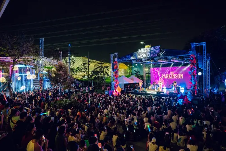 ส้ม มารี, เอิ๊ต ภัทรวี, MIRRR และ THE PARKINSON ตอกย้ำความเอนจอย! ในมินิคอนเสิร์ต MEGA MUSIC AND MOVIE GLOW IN THE PARK ครั้งที่ 3
