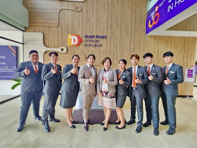 นักศึกษาวิทยาลัยดุสิตธานี รับมอบทุน ฝึกงานไกลในต่างแดน ณ ประเทศสหรัฐอเมริกา