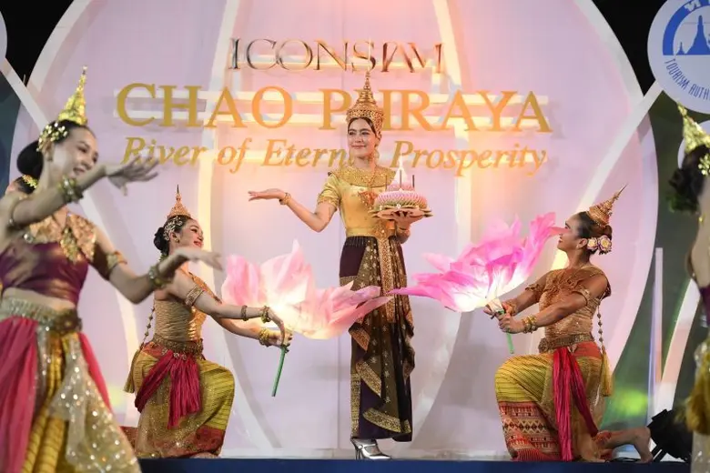 ยลโฉม คิมเบอร์ลี่ สุดงามสง่า นางนพมาศ 2566 ในงาน "ICONSIAM CHAO PHRAYA RIVER OF ETERNAL PROSPERITY" ลอยกระทงบนโค้งน้ำที่สวยที่สุดของแม่น้ำเจ้าพระยา