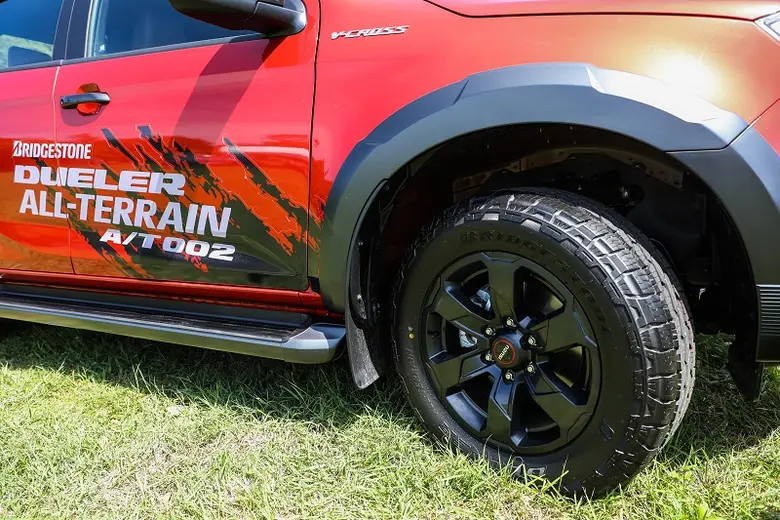 Bridgestone Joins "ISUZU V-CROSS 4x4…UNLOCK THE MASTER SPIRIT" and Provides Support for "BRIDGESTONE DUELER ALL-TERRAIN A/T002"