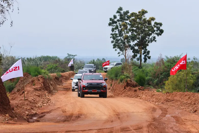 Bridgestone Joins "ISUZU V-CROSS 4x4…UNLOCK THE MASTER SPIRIT" and Provides Support for "BRIDGESTONE DUELER ALL-TERRAIN A/T002"