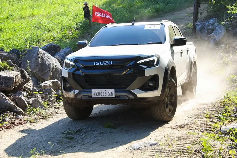 Bridgestone Joins "ISUZU V-CROSS 4x4…UNLOCK THE MASTER SPIRIT" and Provides Support for "BRIDGESTONE DUELER ALL-TERRAIN A/T002"